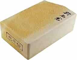 貴重　天然石　砥石 Amazon.co.jp: 天然砥石 正本山 山城銘砥右京区梅ケ畑白砥上級